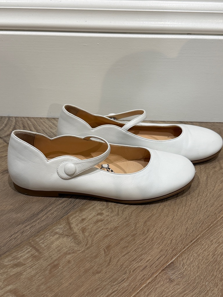 Classic Mary Jane Leather Flats In White